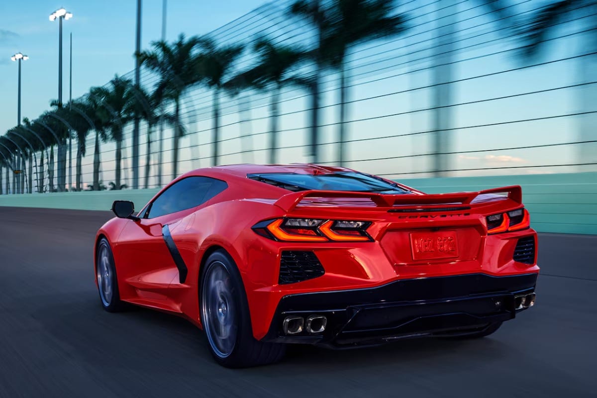 10عکس باکیفیت از شورولت کوروت Chevrolet Corvette برای چاپ روی انواع پرده