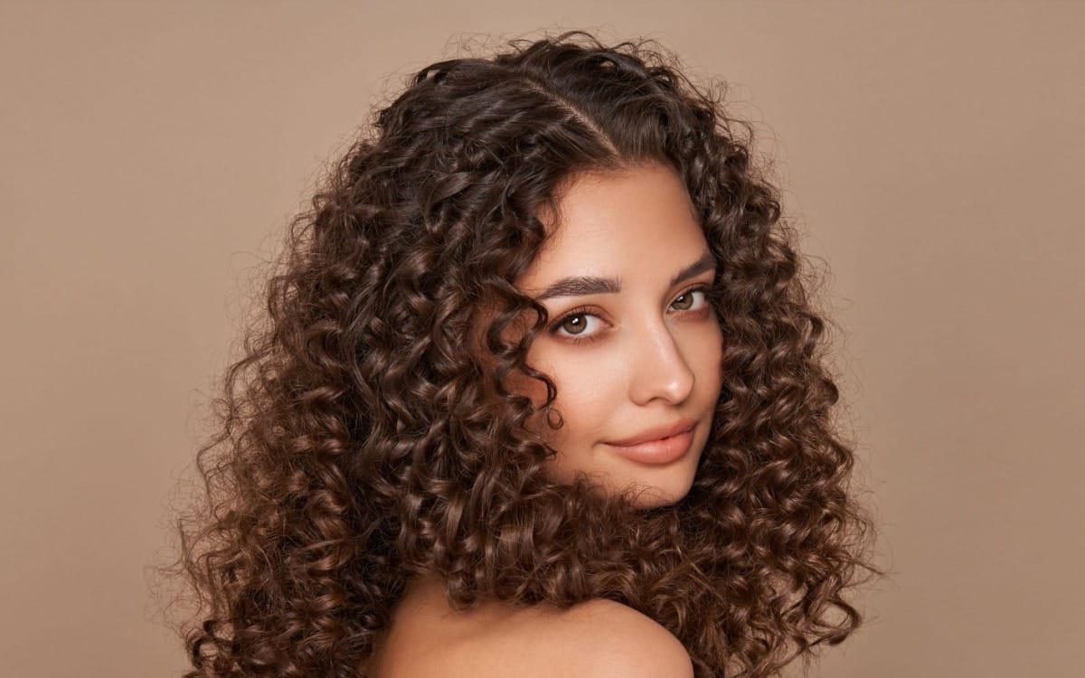 10عکس باکیفیت از موی فر Curly Hair برای چاپ روی انواع پرده