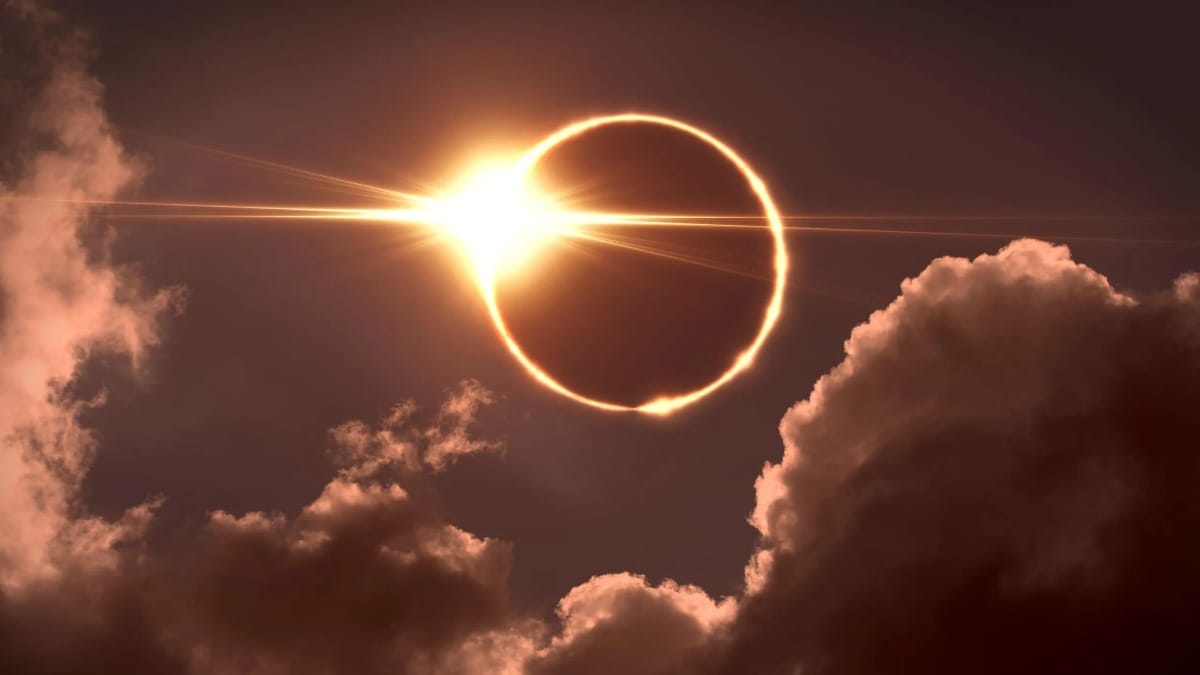 10عکس باکیفیت و زیبا از خسوف Eclipse برای چاپ روی انواع پرده