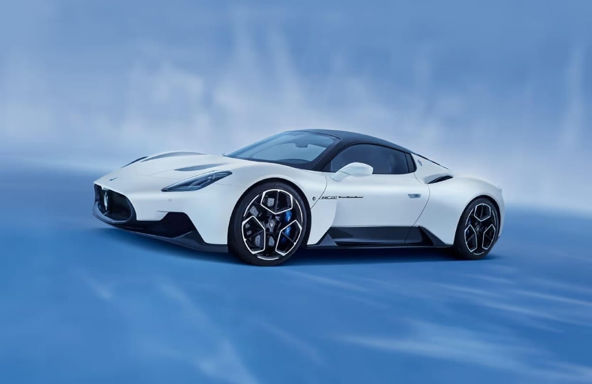 10عکس باکیفیت از ماشین مازراتی ام سی 20 Maserati MC20 برای چاپ روی انواع پرده