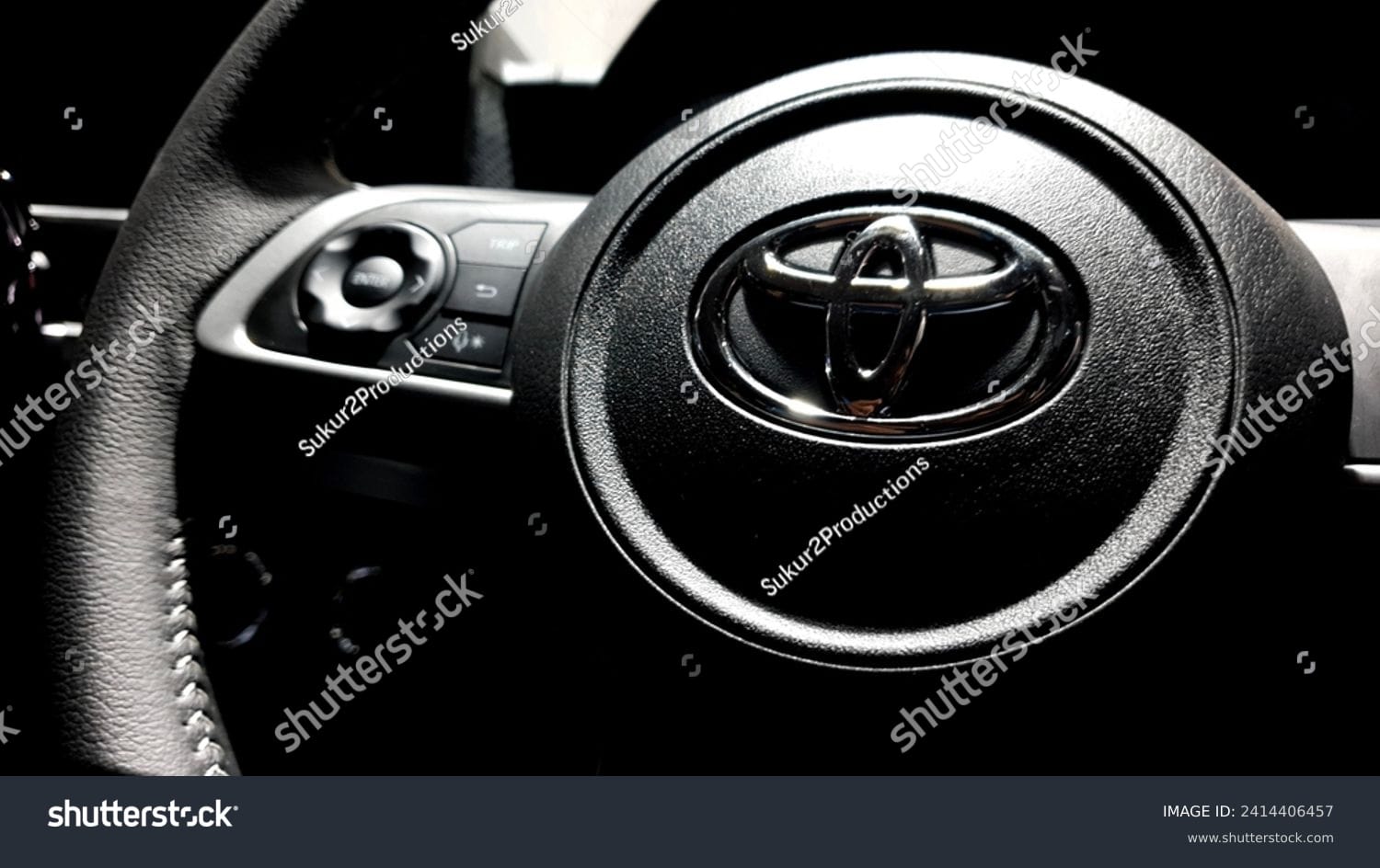 لوگو تویوتا Toyota - کد 2414406457