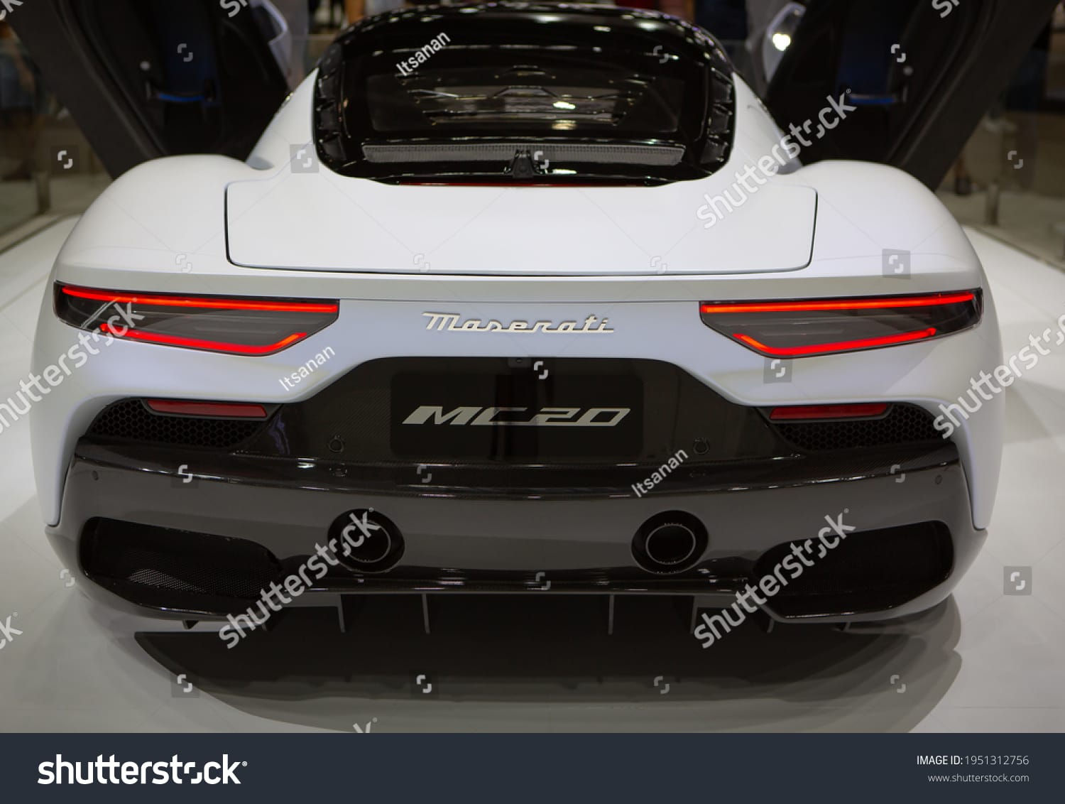 مازراتی ام سی 20 Maserati MC20 - کد 1951312756