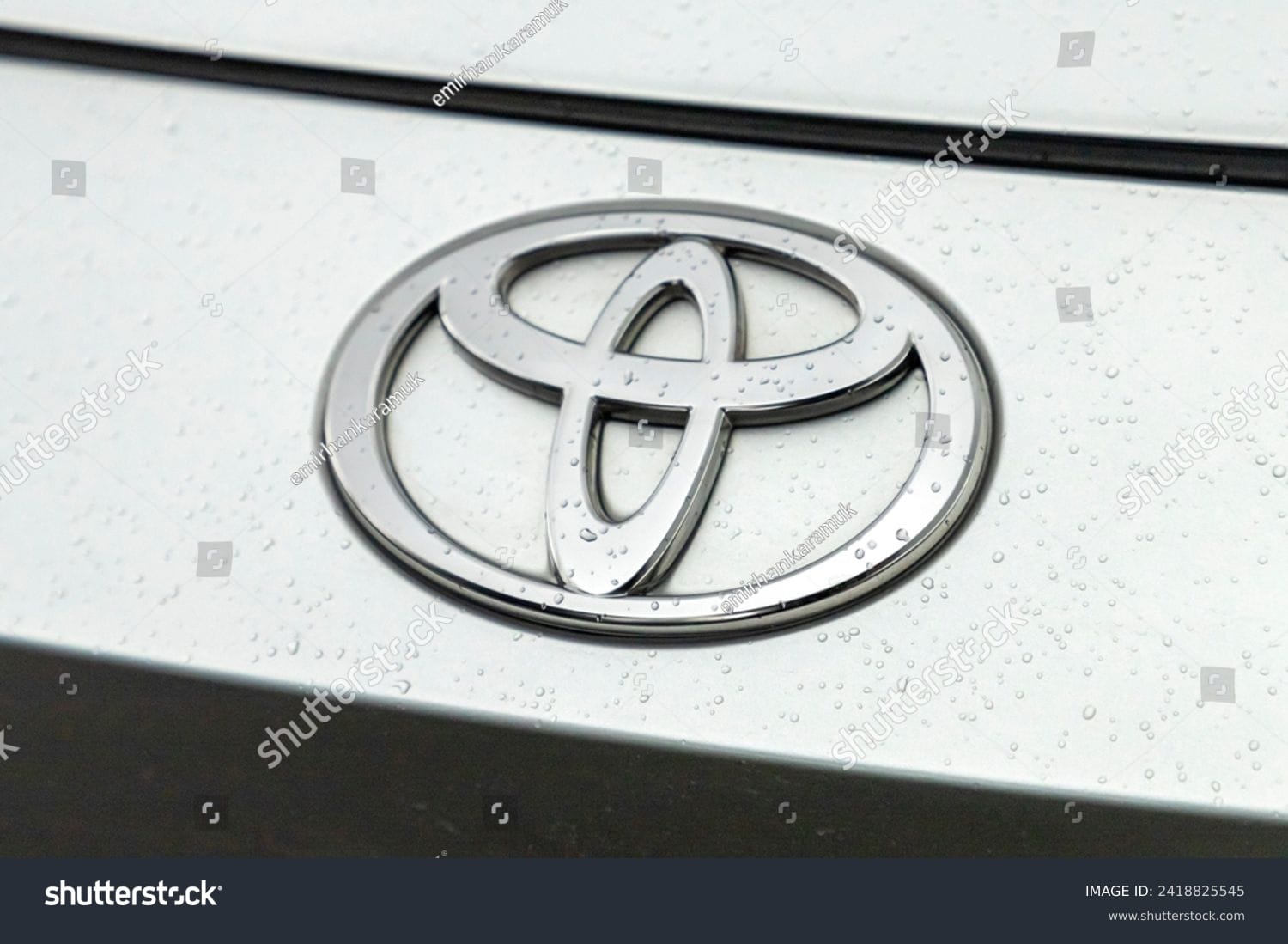 لوگو تویوتا Toyota - کد 2418825545