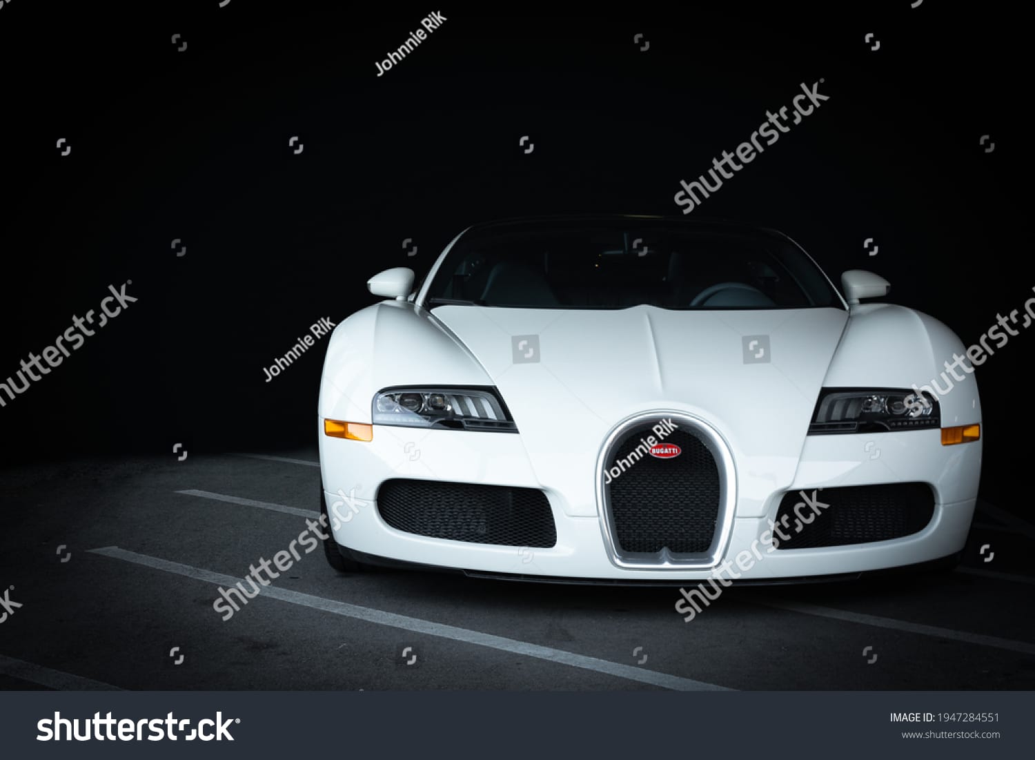 ماشین بوگاتی ویرون Bugatti Veyron - کد 1947284551