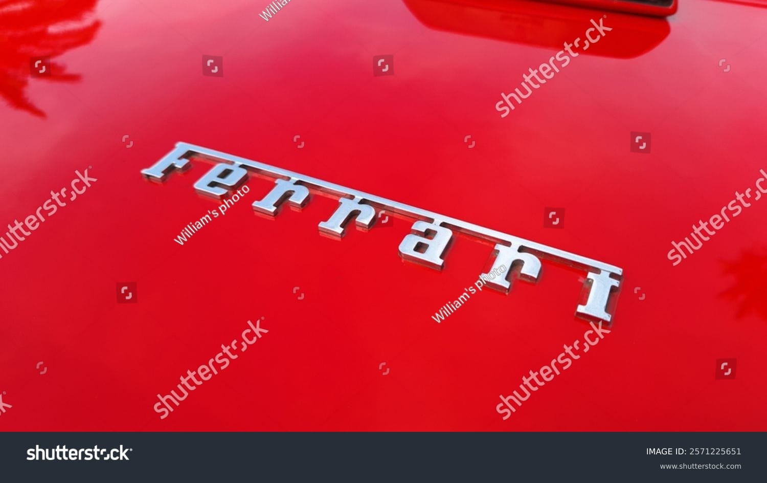 لوگو فراری Ferrari - کد 2571225651