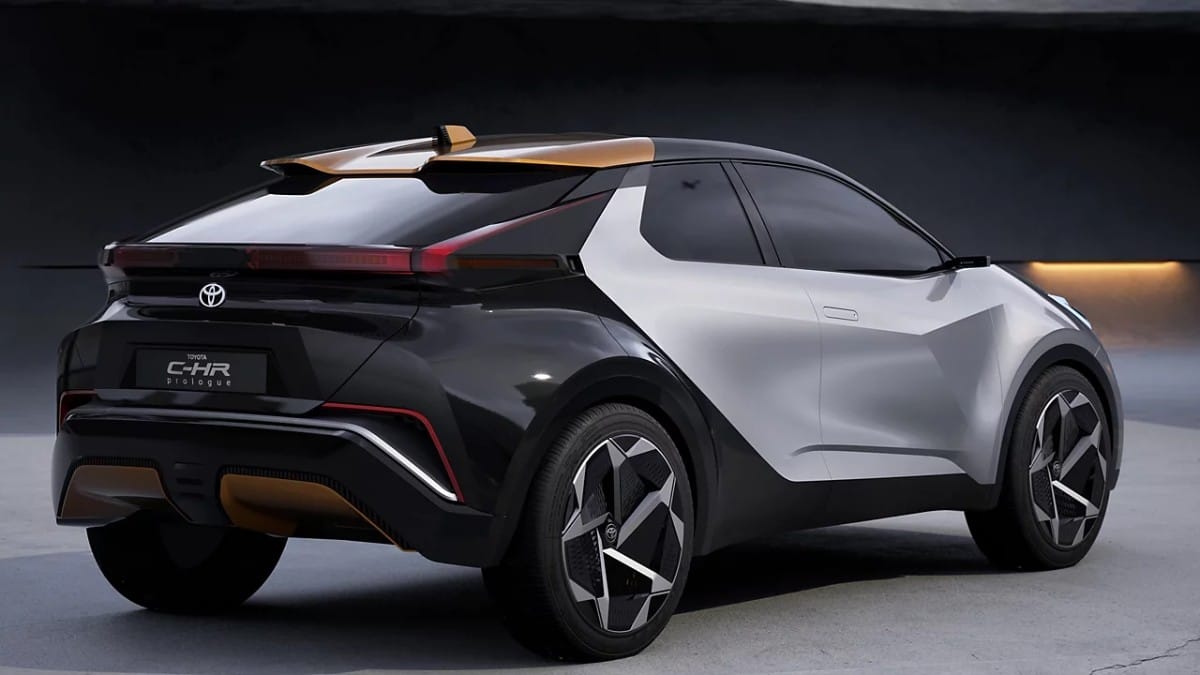 10عکس باکیفیت از تویوتا Toyota CHR برای چاپ روی انواع پرده